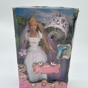 Barbie in Rapunzel's Wedding Rapunzel Wedding Doll with Light-Up Crown Works
